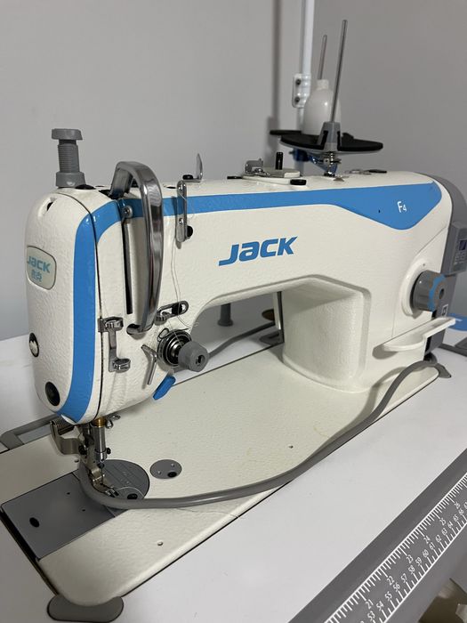 Швейная машинка Jack f4