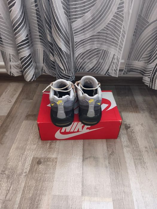 Vând air Max 95 mărimea 42
