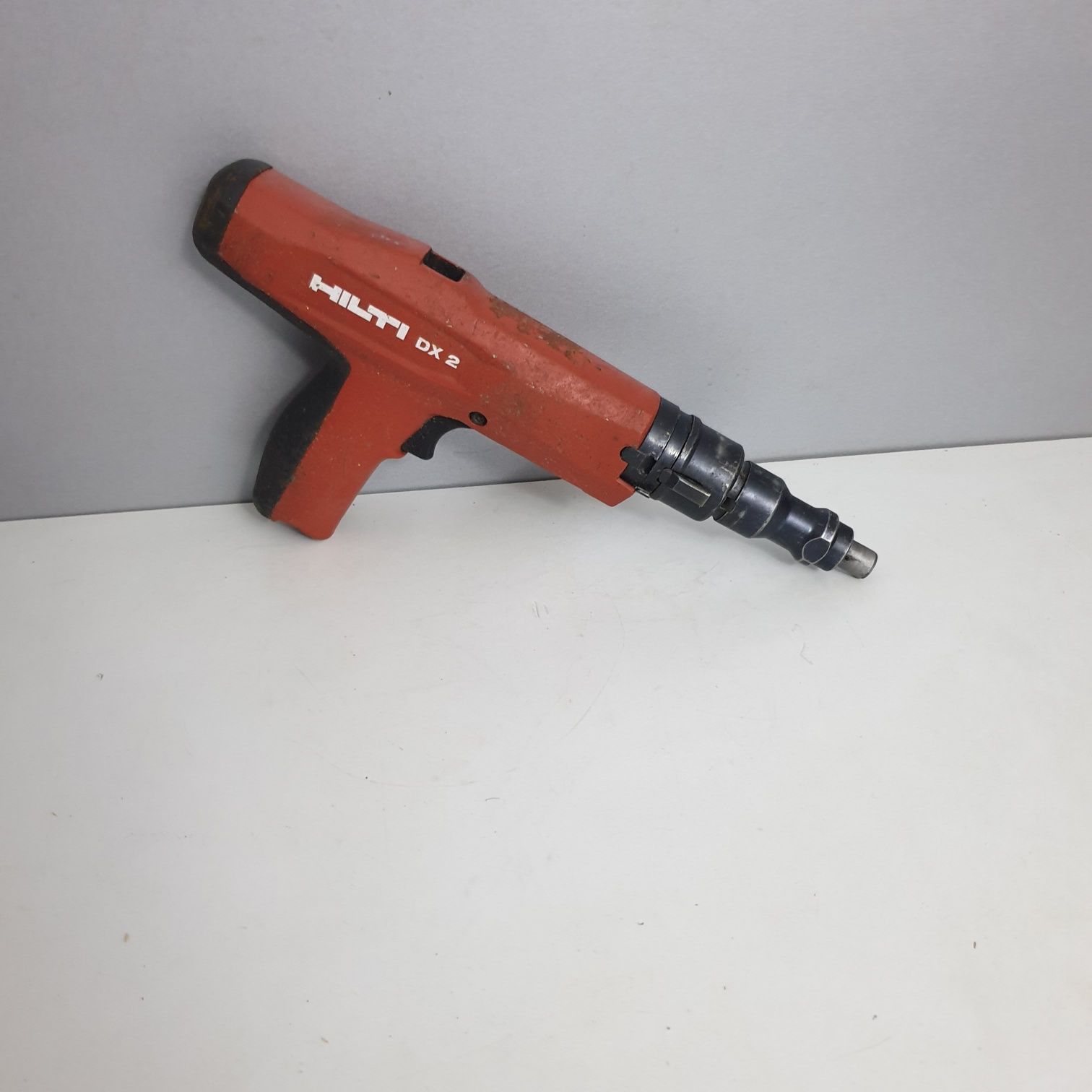 Hilti DX 2 Pistol de puscat cuie cu capse 245Jouli