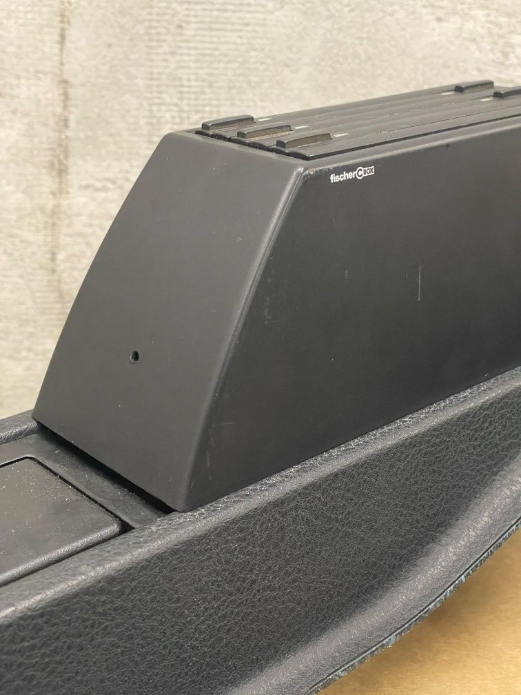 CD Holder за BMW e36 поставка за дискове бмв е36