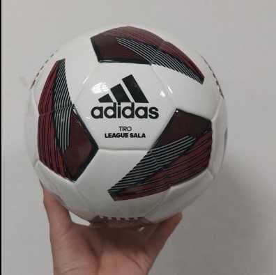 Футбольный мяч для футзала Molten  размер 4