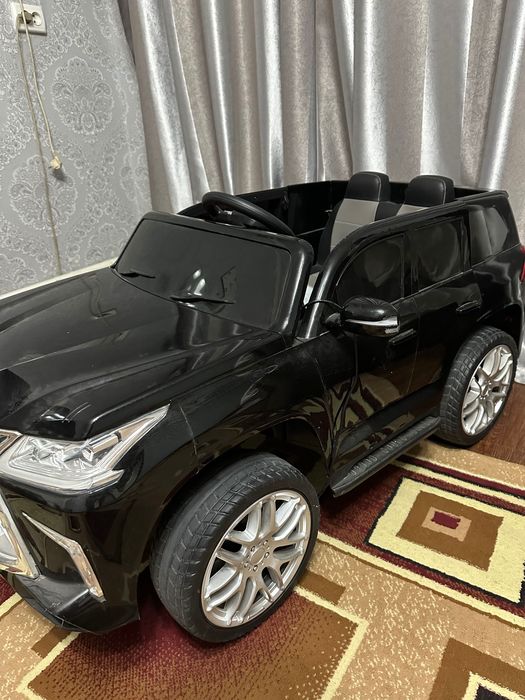 Электромобиль Lexus для детей