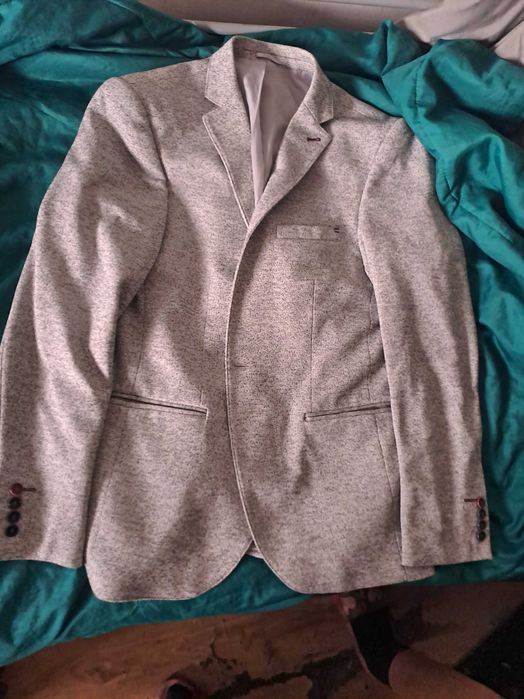 Costum barbati h&m gri cu picatele slim fit elegant