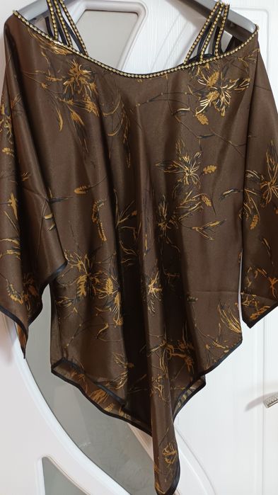 Официална туника.