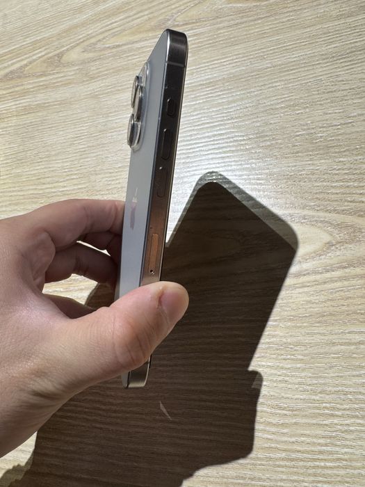 Iphone 15 pro 256 гб емкость 88%