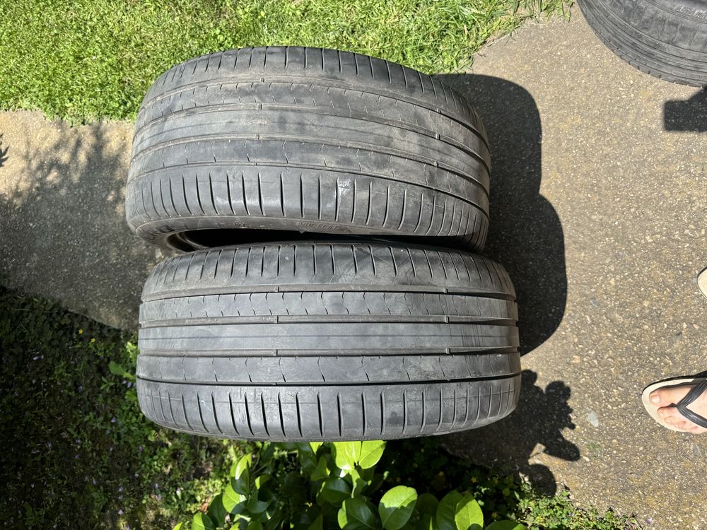 Единични бройки Pirelli PZero 245/45/19 и 275/40/19 летни