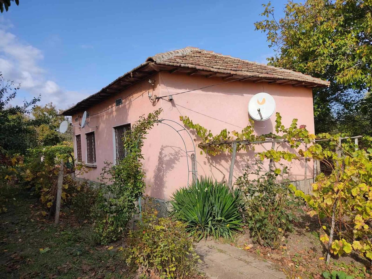 Продава се Къща в с. Спасово, Област Добрич - 90 кв.м за 328 €/кв.м - Снимка #13