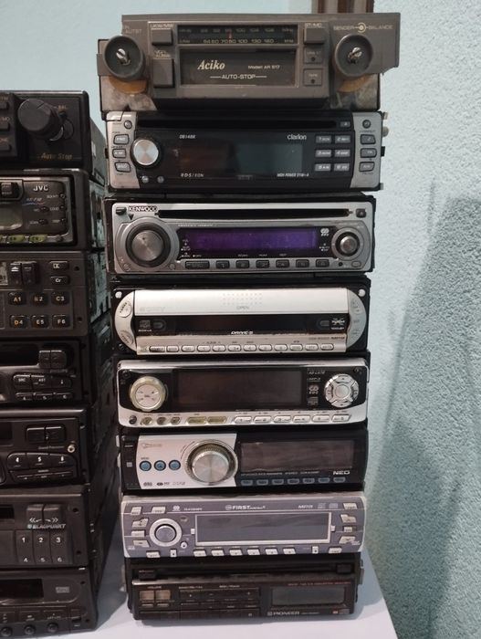 Авто радиа и cd   .