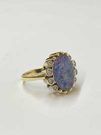Златен пръстен с опал и диаманти - 5.75гр