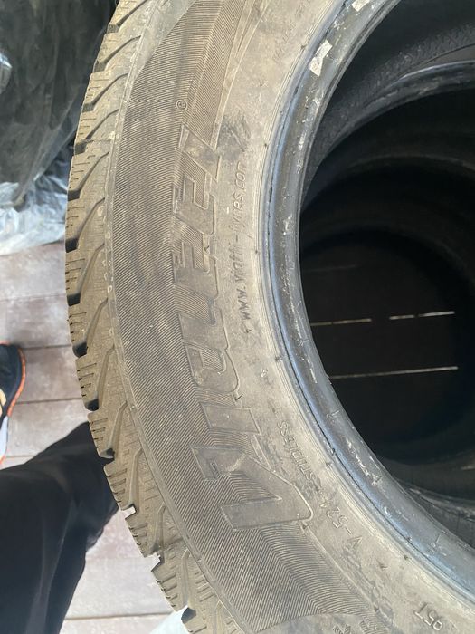 Шины зимние р16 два комплекта 215 60