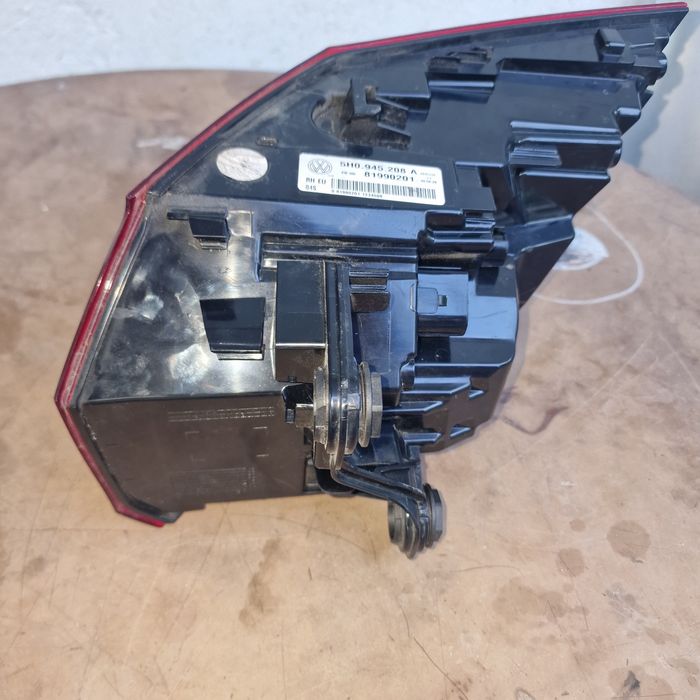 VW GOLF 8 dynamic kombi десен стоп