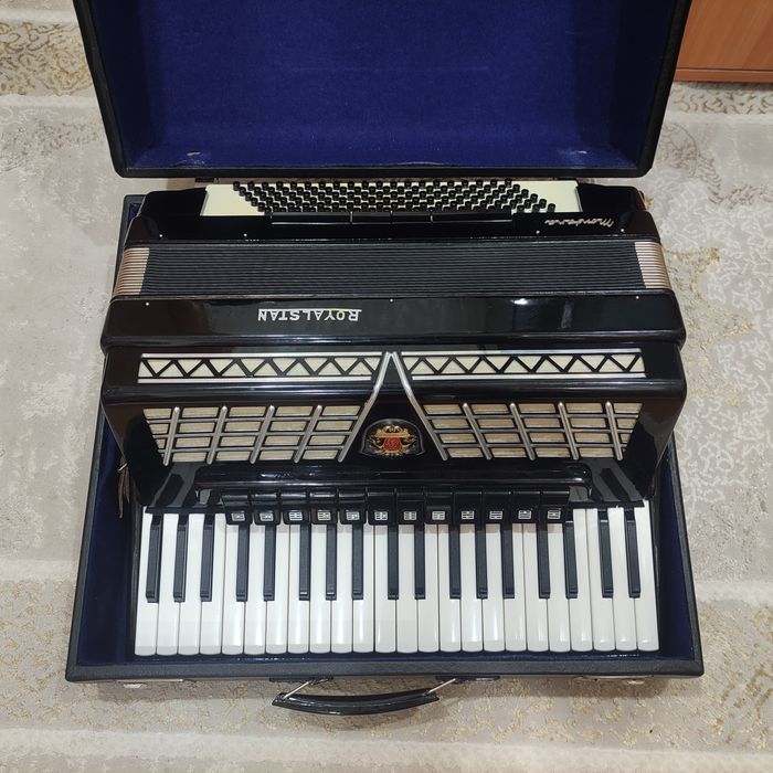 Аккордеон Royal Standard