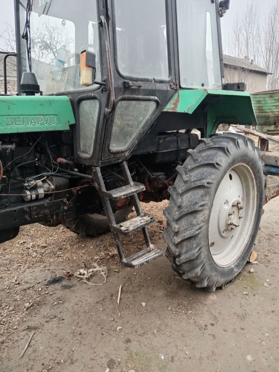 Traktor Belarus yil 2007