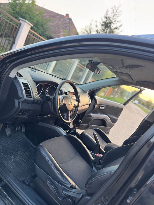 Vând Mitubishi Outlander 2.2 euro 5