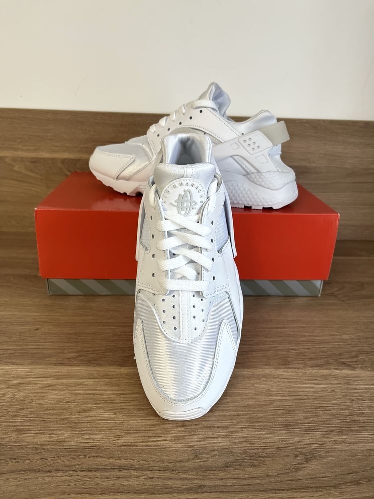 Adidasi Nike Air Huarache DD1068-10, Nr. 40, 4.5, 44 - Noi!