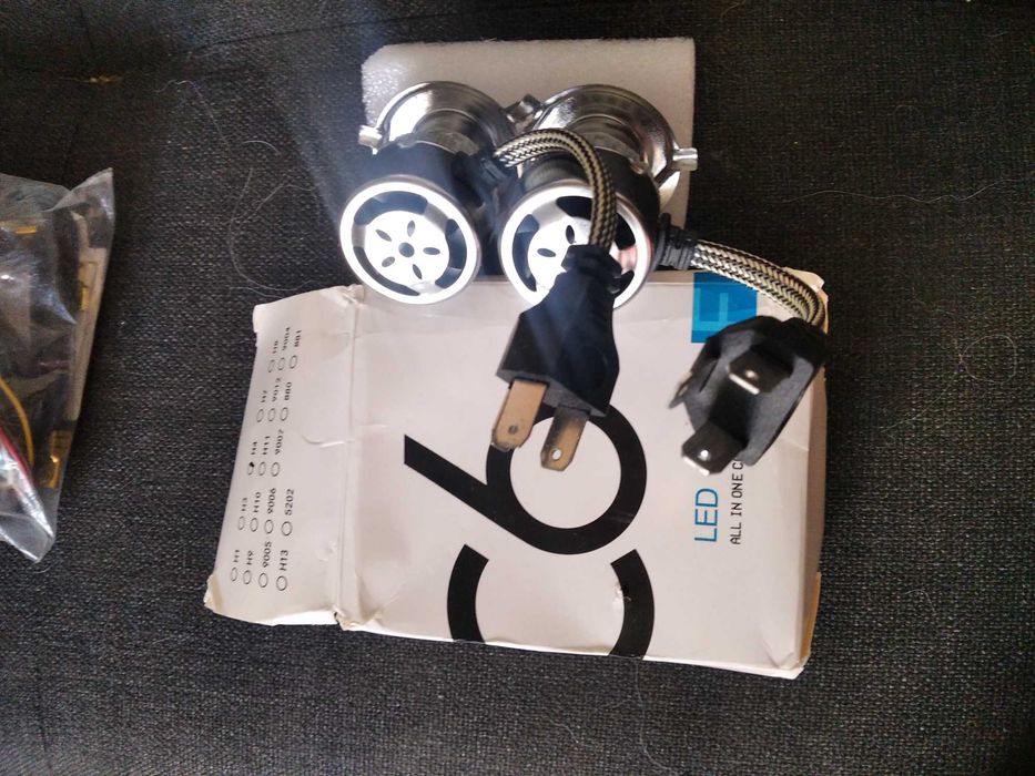 LED лампочки новые