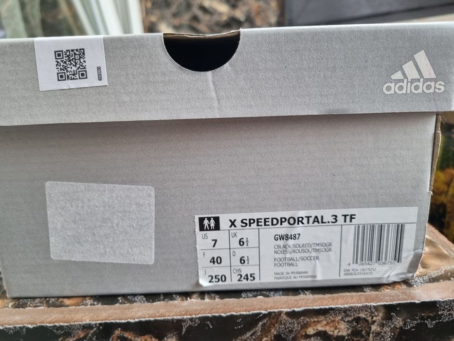 Vând adidași pentru fotbal Adidas xspeedportal.3  tf mărimea 40.