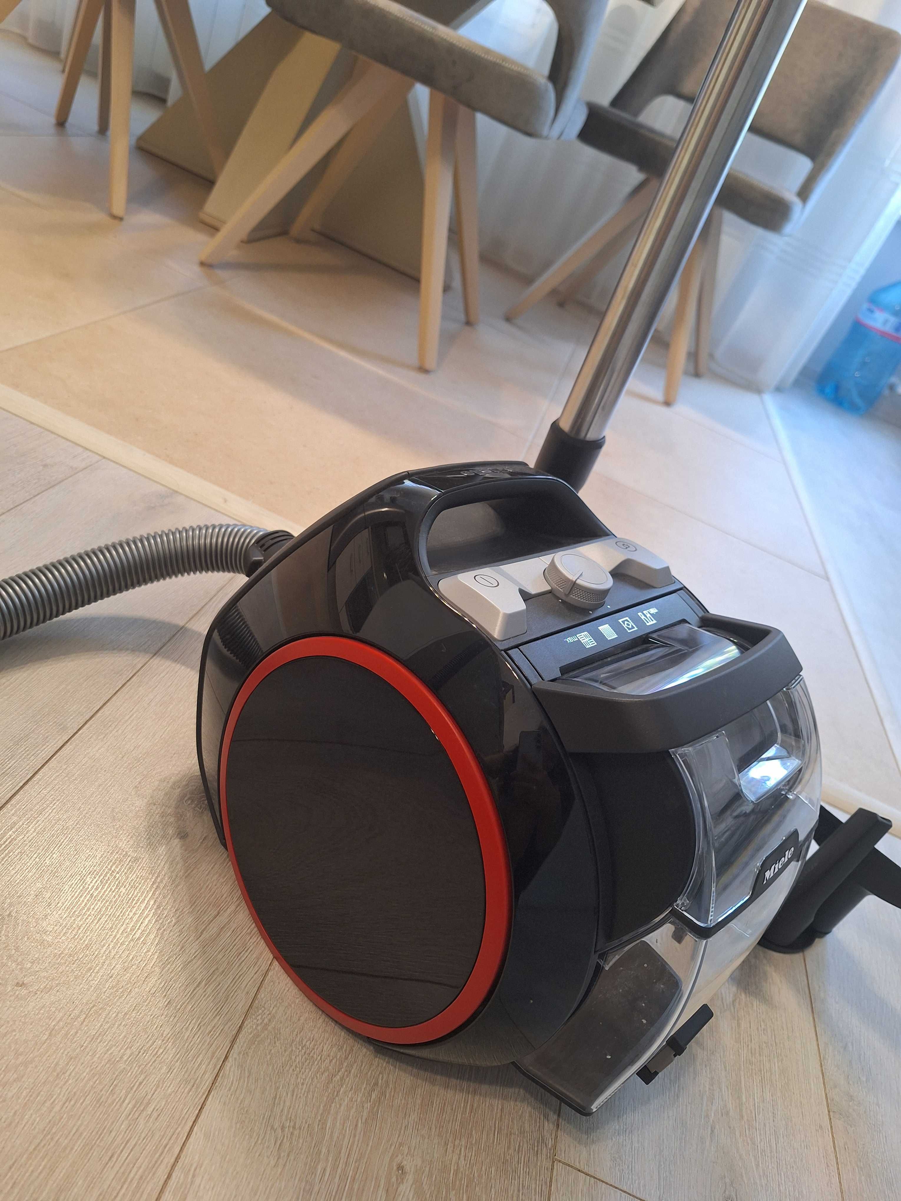 Прахосмукачка Miele Boost CX 1