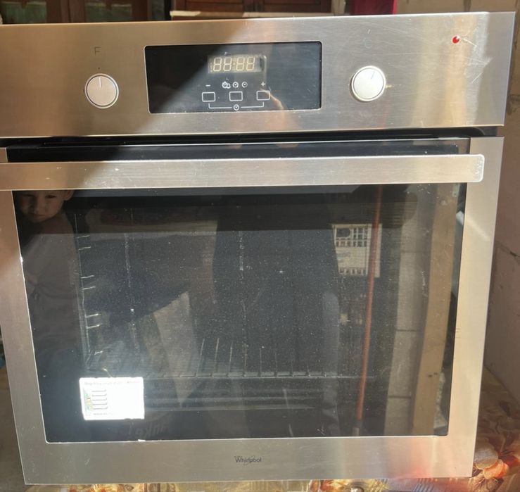 Vand cuptor electric whirlpool