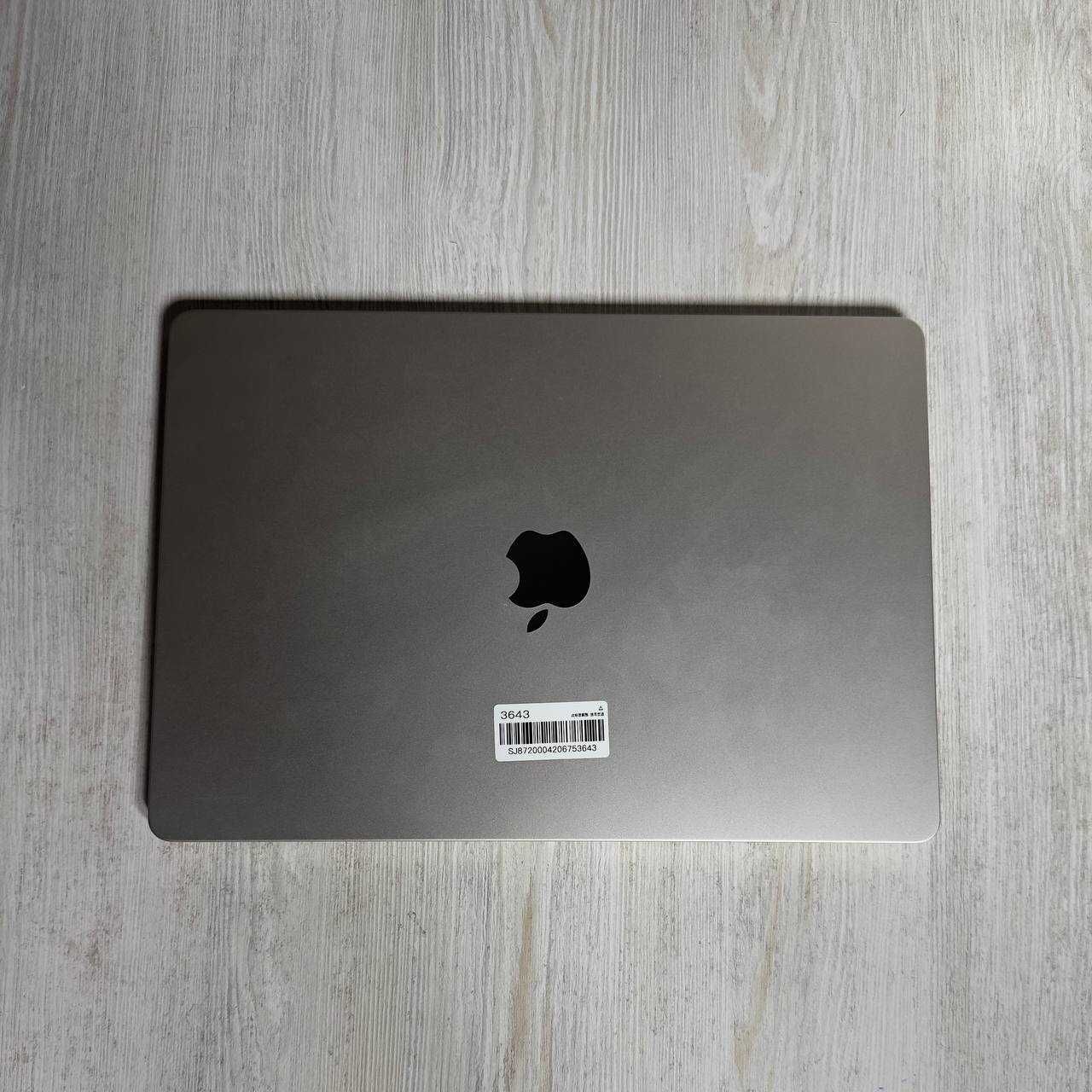 MacBook Air 15.6, 2023 M2, 8/256 GB, batareya 100% + Chehol bonus!