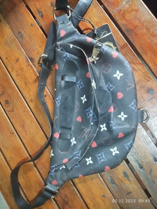 Сумка женская поясная.