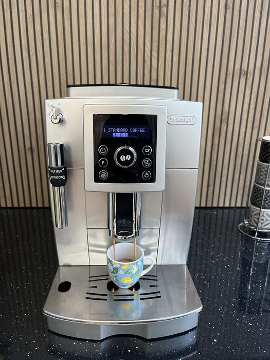 Delonghi ECAM 23.420.SB - 6 месеца гаранция! Перфектно състояние!