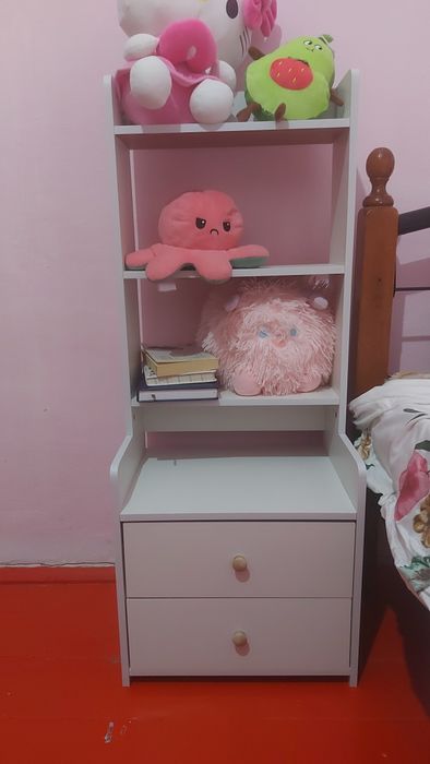 Детский мебель, тумбочка с полками.