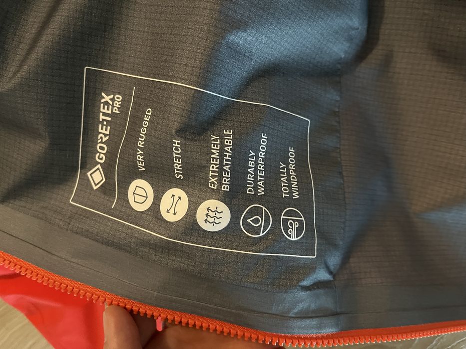 Vand geaca norrona goretex hardshell unisex