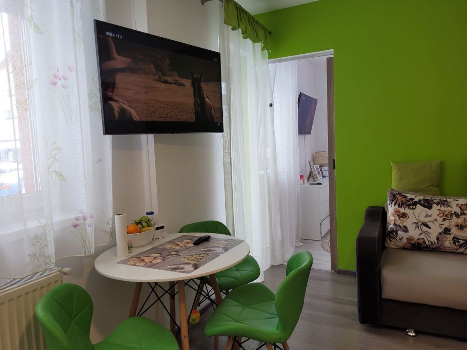 Studio modern 45 mp + balcon 8 mp, parter, complet utilat și mobilat,