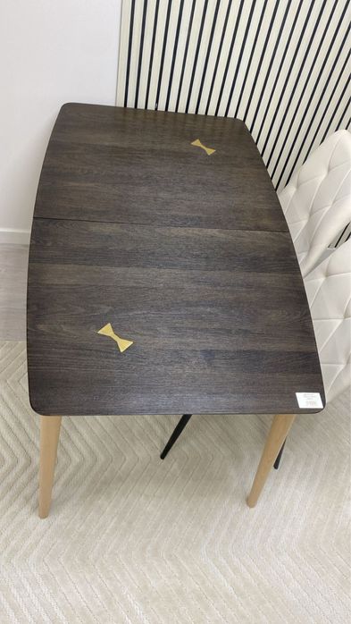 Продается стол новый