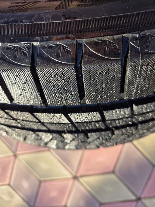 Продам шину 1 штуку