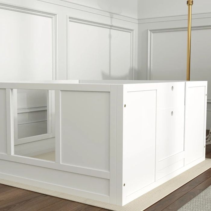 Дървена кутия с ПВЦ прозорци за новородени кученца с регулируем вход