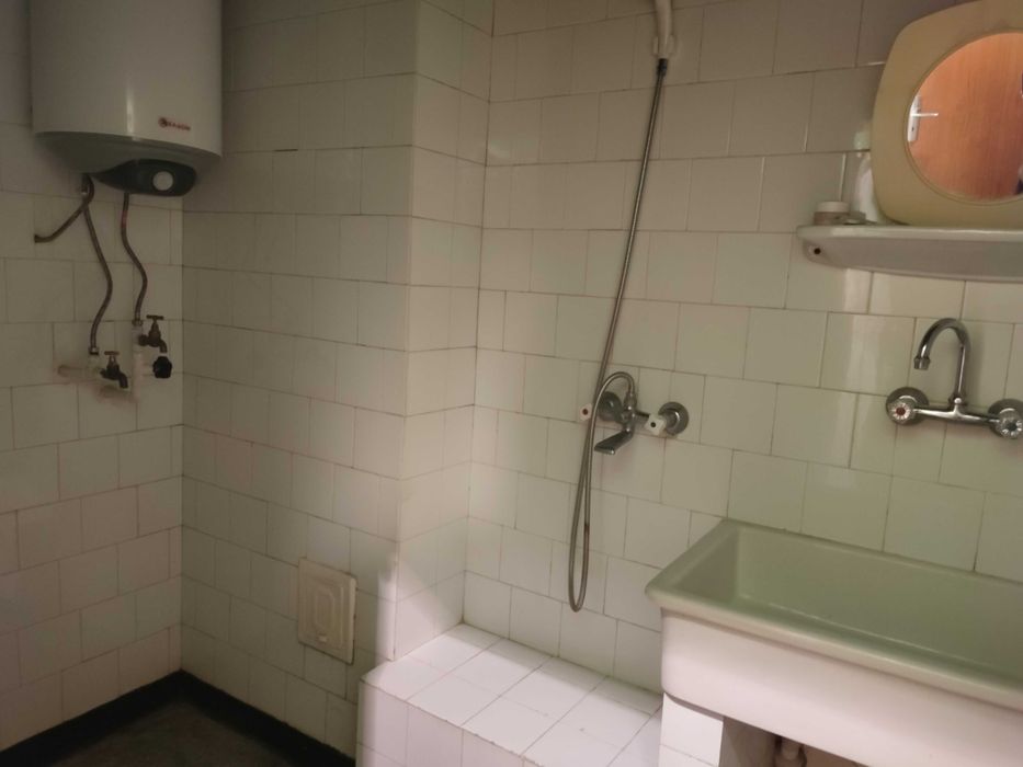 Продава се Четиристаен апартамент в Търговище, Център - 110 кв.м за 877 €/кв.м - Снимка #12