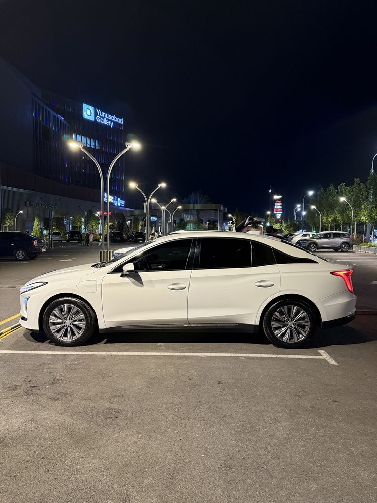 Srochno Sotiladi Hongqi Eqm5 500km 2025 Full Pozitsa.
