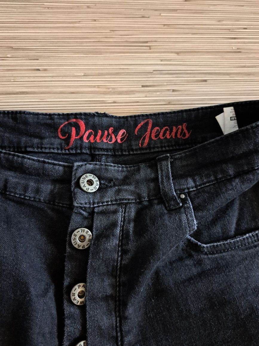 Pause jeans и  Stradivarius  Къси панталони