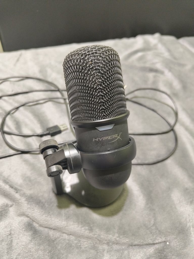 Продам микрофон hyperx solokast с мышкой razer