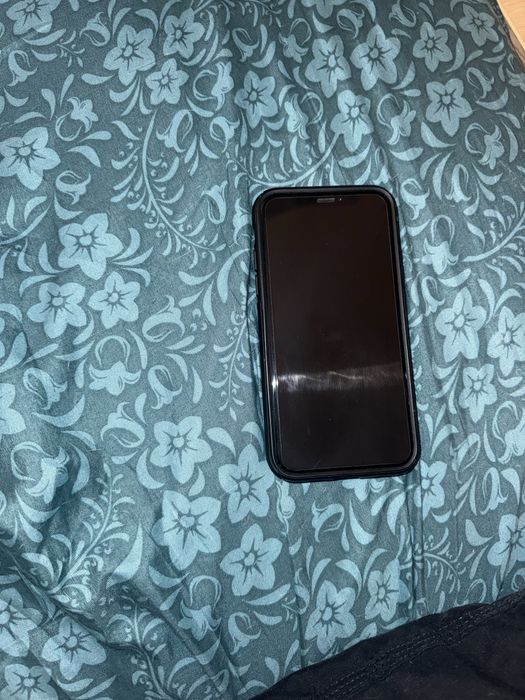 Продавам Iphone XS