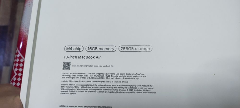 Продается MacBook M4 13 16GB/ 256GB