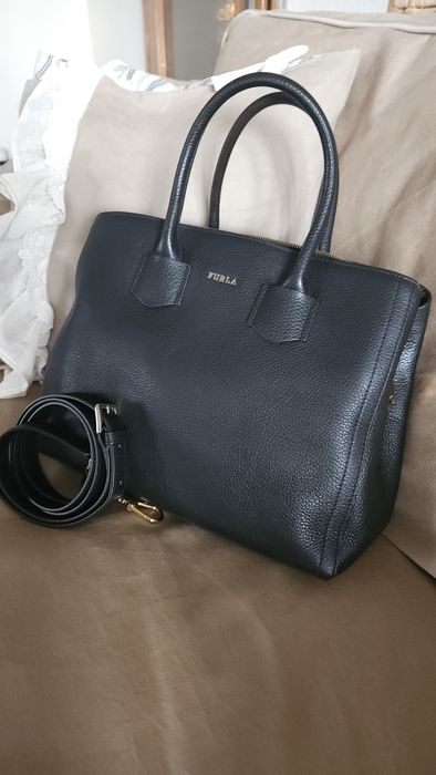 Furla Alba черна телешка кожа