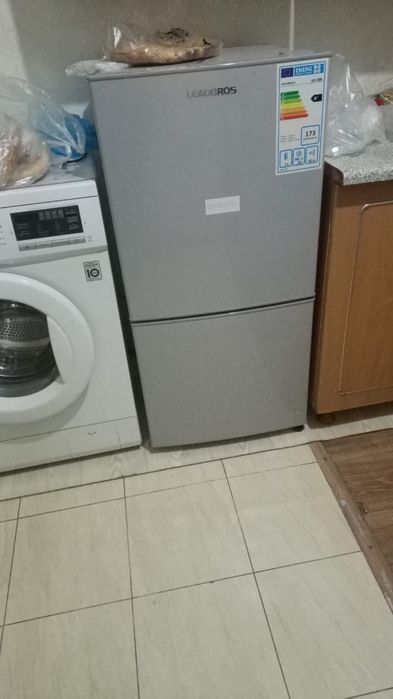 Холодильник Leadbros