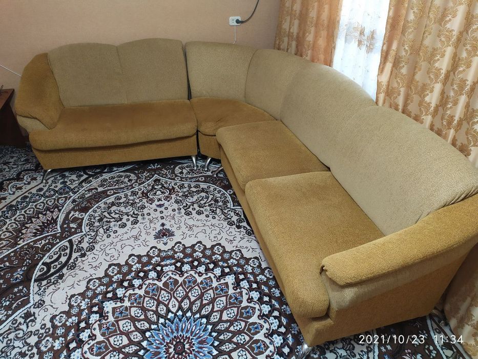 Срочно! Продаётся диван-уголок!