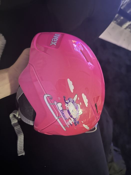 Costum / schiuri / clapari / casca / manusi