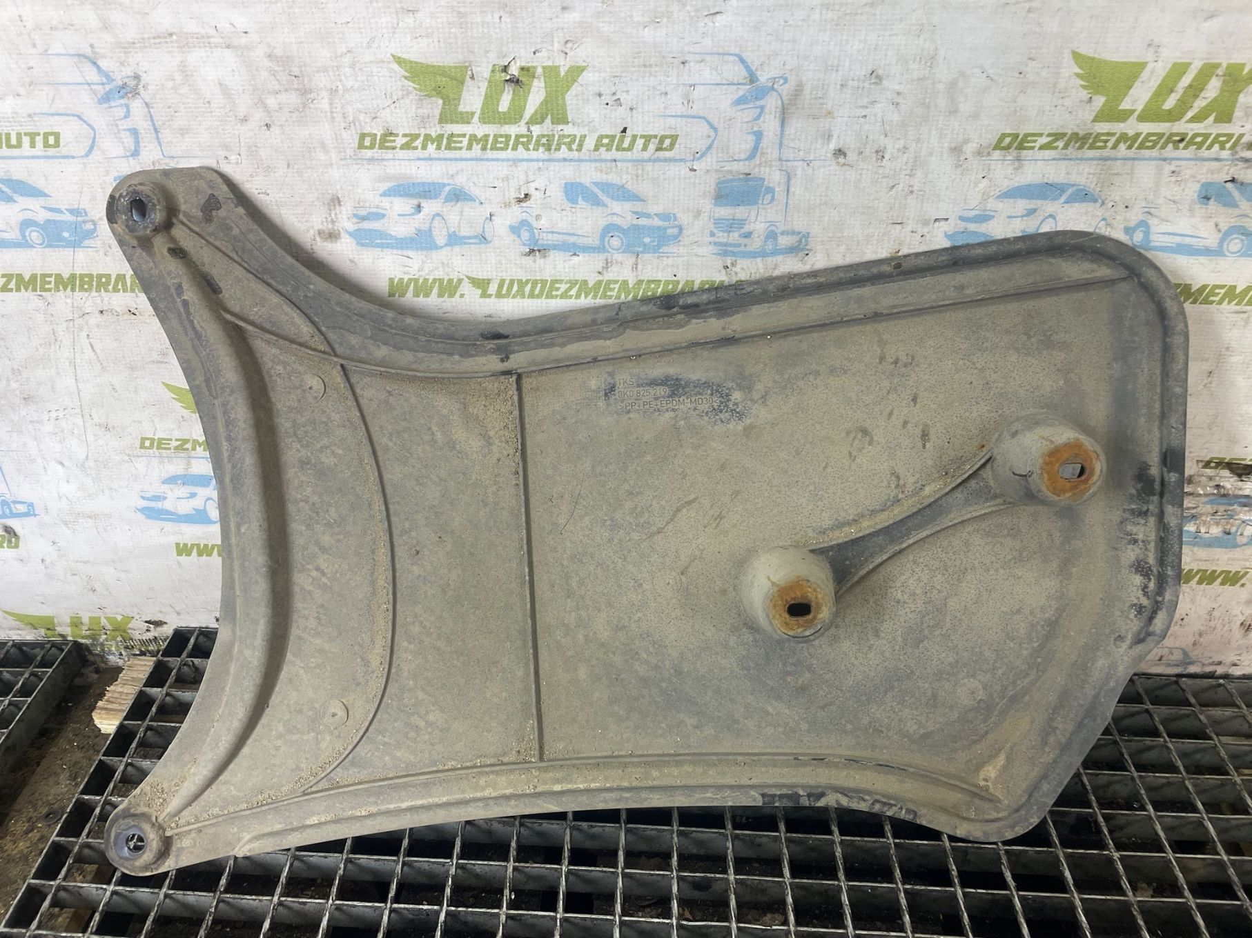 Scut caroserie Audi A4 B8/8K [2007 - 2011] 2.0 tdi CAGA