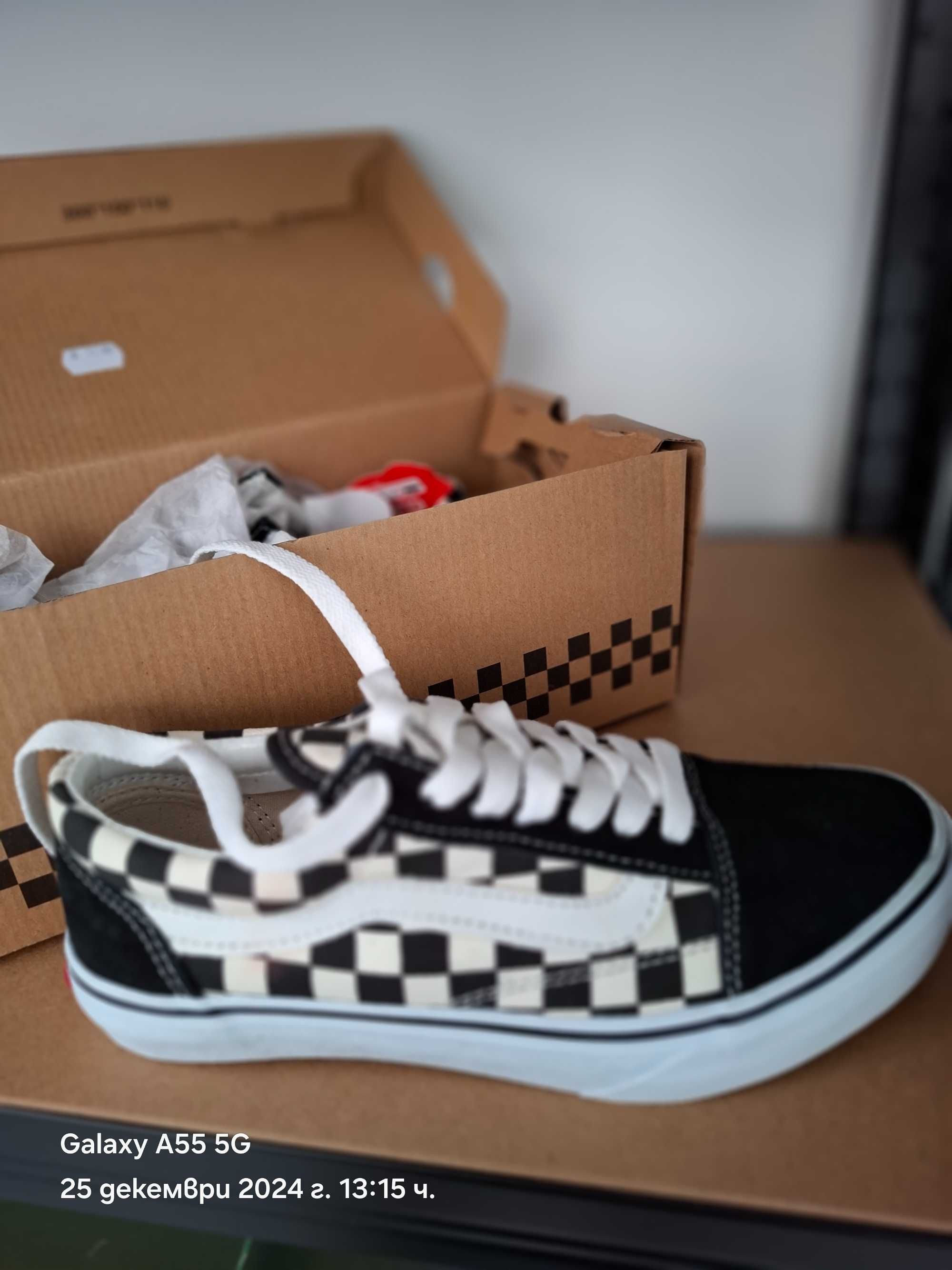Нови кецове VANS