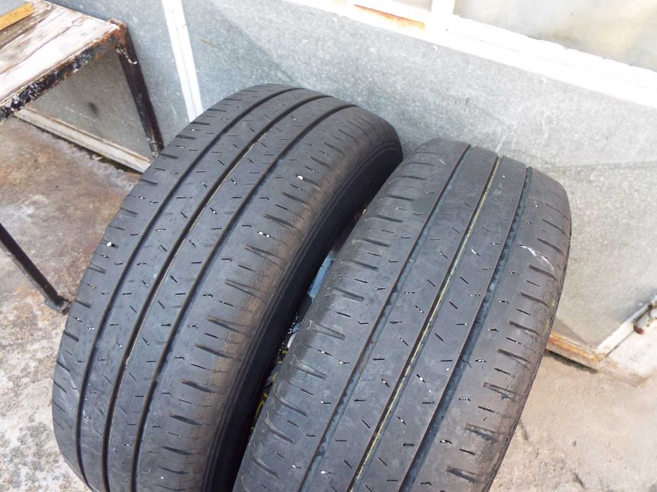 vand 2 anvelope de vara 215/70/15C nexen pret 250lei amandoua