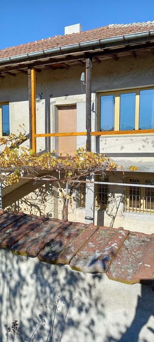 Продавам къща в с. БЕЛИЛА Община Средец