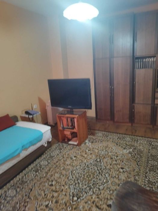 Продава се Двустаен апартамент в Плевен, 9-ти квартал - 54 кв.м за 1204 €/кв.м - Снимка #1