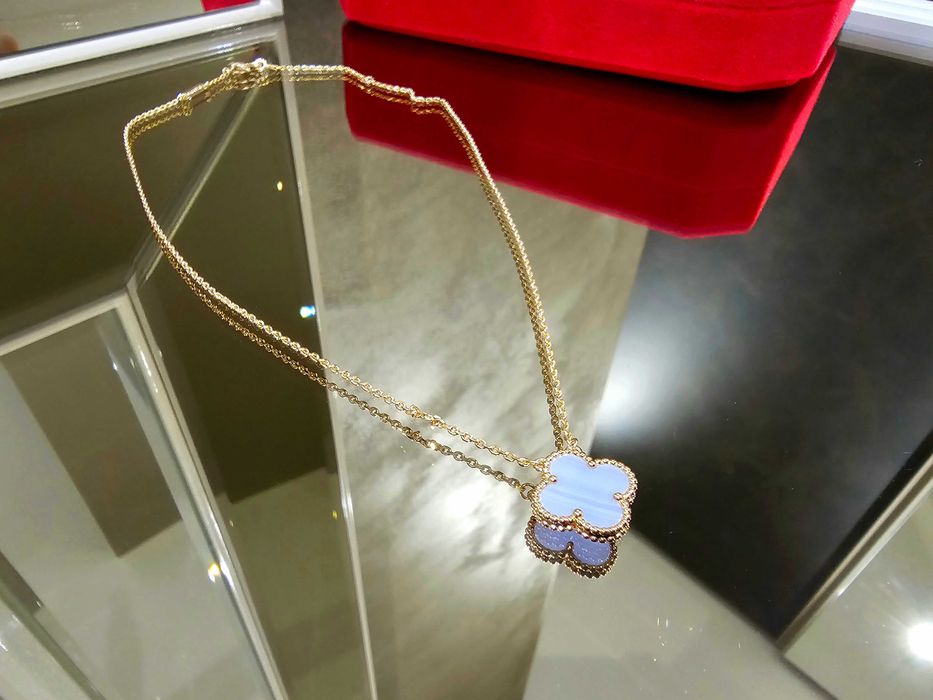 Van Cleef & Arpels VCA Rose Chalcedony Alhambra 1 Clover Дамско Колие