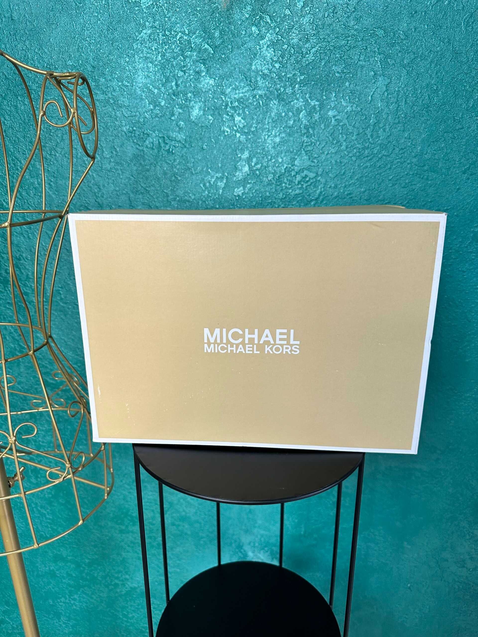 Sneakers Michael Kors, NOI, mărimea 9M US, ( potrivit 39-40)