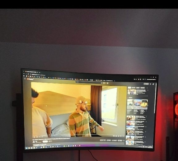 Vând monitor gaming lg ultragear de 32",2k si 180 Hz in garanție.
